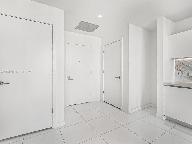 Apartment for sale  Unit #2802 - photo 6681866