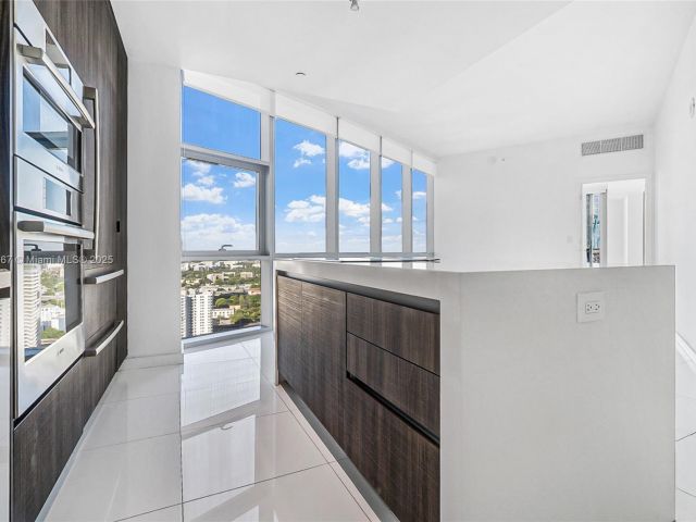 Apartment for sale  Unit #2802 - photo 6681868