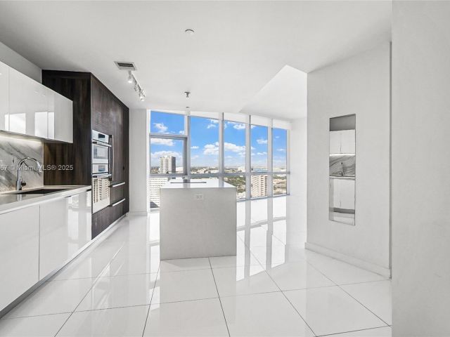 Apartment for sale  Unit #2802 - photo 6681872