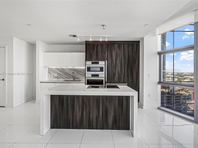 Apartment for sale  Unit #2802 - photo 6681873