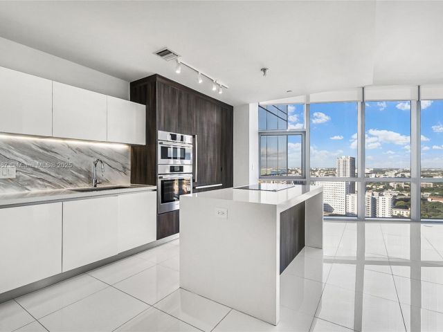 Apartment for sale  Unit #2802 - photo 6681874