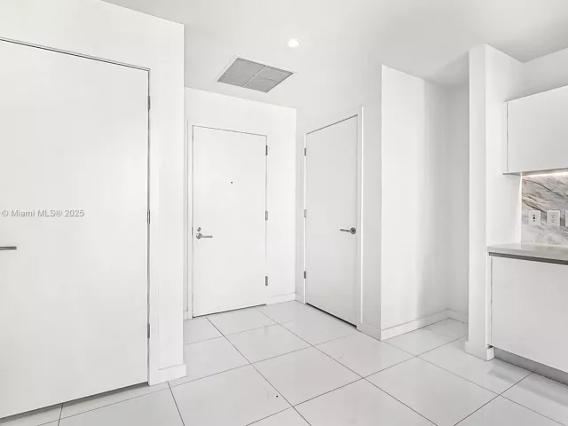 1-bedroom condo for sale in Miami - 851 NE 1st Ave 2802 - MondialRealty