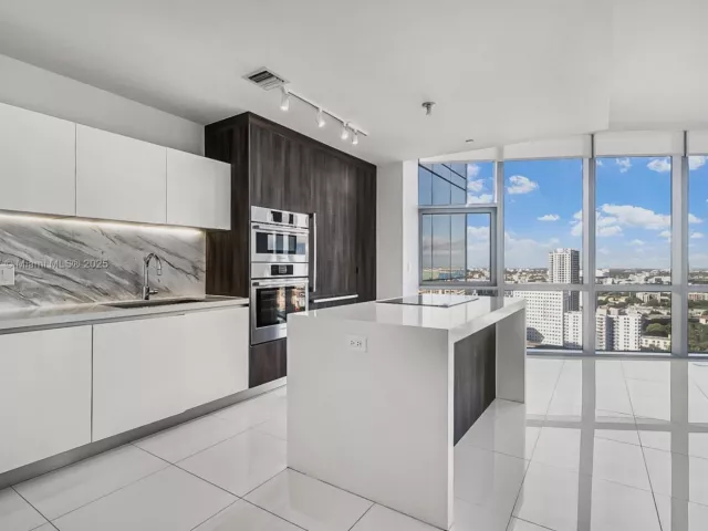 1-bedroom condo for sale in Miami - 851 NE 1st Ave 2802 - MondialRealty