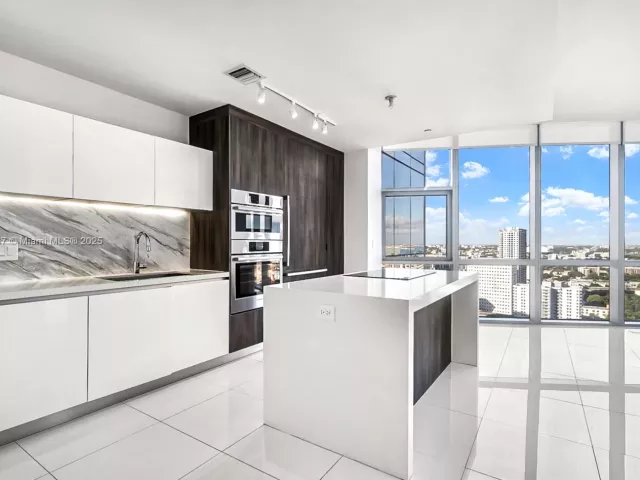 1-bedroom condo for sale in Miami - 851 NE 1st Ave 2802 - MondialRealty