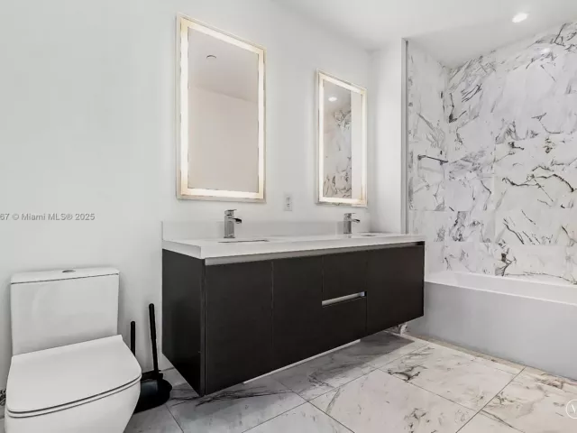 1-bedroom condo for sale in Miami - 851 NE 1st Ave 2802 - MondialRealty