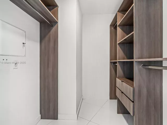 1-bedroom condo for sale in Miami - 851 NE 1st Ave 2802 - MondialRealty