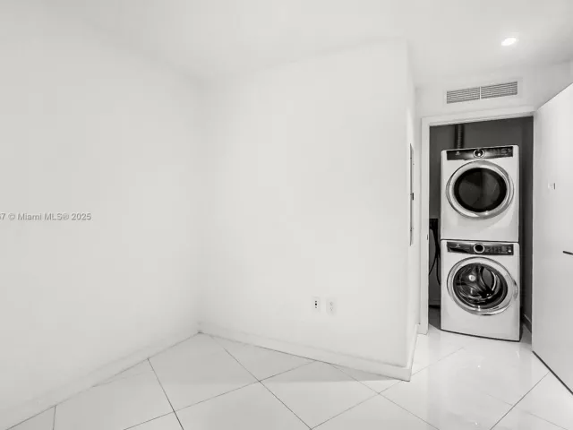 1-bedroom condo for sale in Miami - 851 NE 1st Ave 2802 - MondialRealty