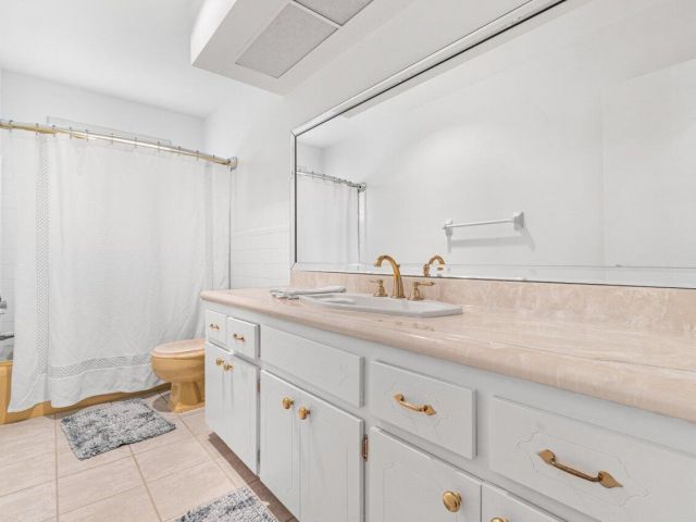 Home for rent at 1350 SW 13th Place - photo 6688633