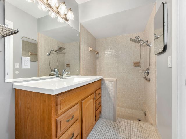 Home for rent at 1571 SW 13th Drive - photo 6688437