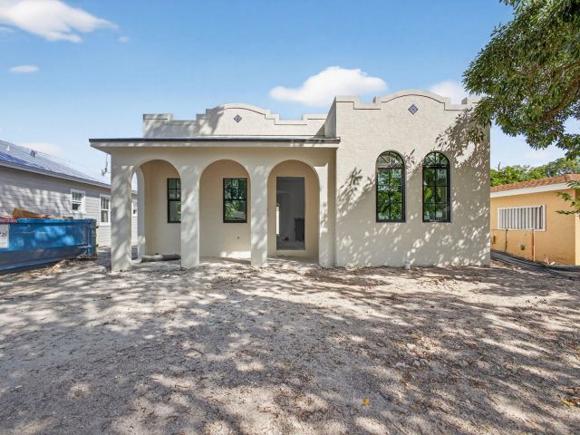 Home for sale at 1013 Ardmore Road - photo 6685126