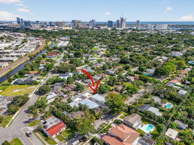 Home for sale at 1013 Ardmore Road - photo 6685130