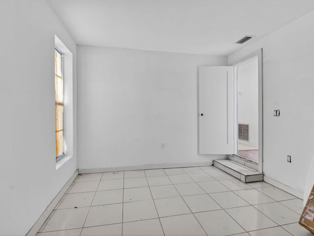 Home for sale at 5196 Palm Ridge Boulevard - photo 6707768