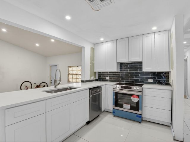 Home for sale at 5196 Palm Ridge Boulevard - photo 6707779