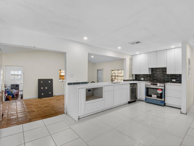 Home for sale at 5196 Palm Ridge Boulevard - photo 6707780