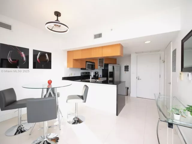 Apartment for sale  Unit #2615 - photo 6685573
