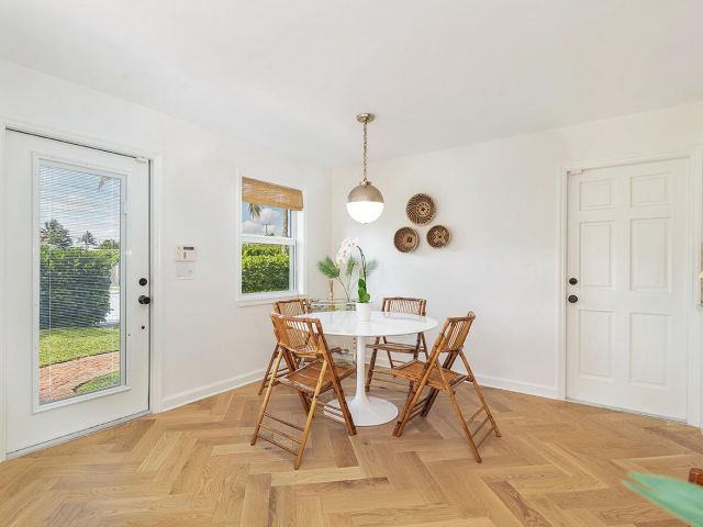 Home for rent at 319 Hunter Street - photo 6685160