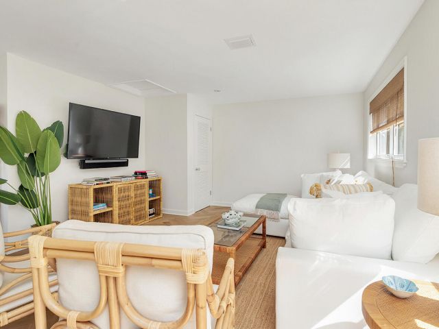 Home for rent at 319 Hunter Street - photo 6685165