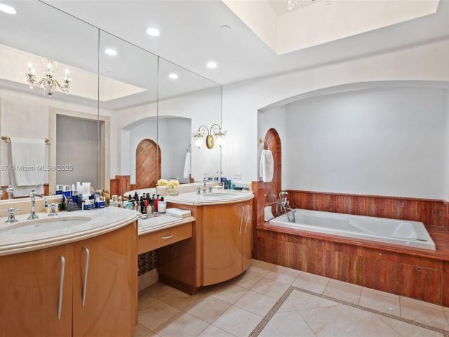 Apartment for rent  Unit #702 - photo 6685800