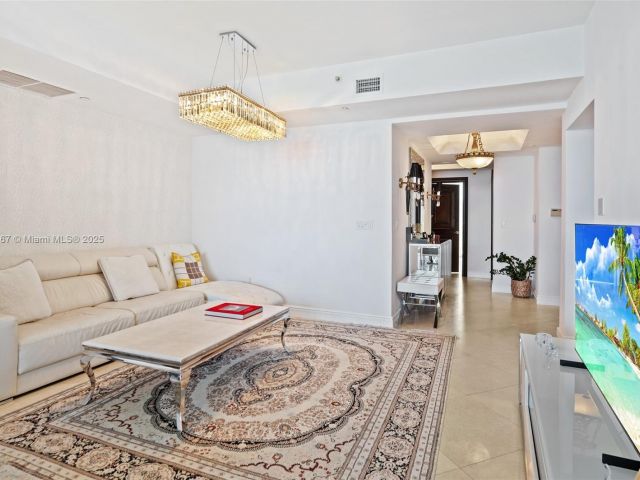 Apartment for rent  Unit #702 - photo 6685808