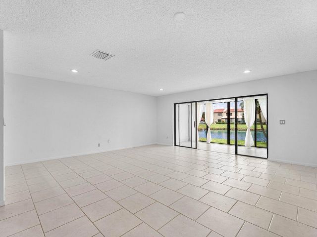 Home for rent at 8566 Casa Del Lago 47 F - photo 6688471
