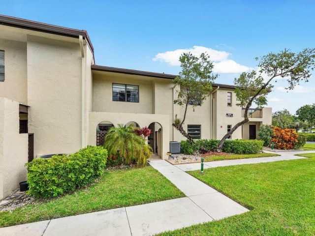 Home for rent at 8566 Casa Del Lago 47 F - photo 6688474