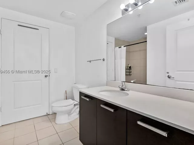 2-bedroom condo for sale in Miami - 333 NE 24th St 812 - MondialRealty