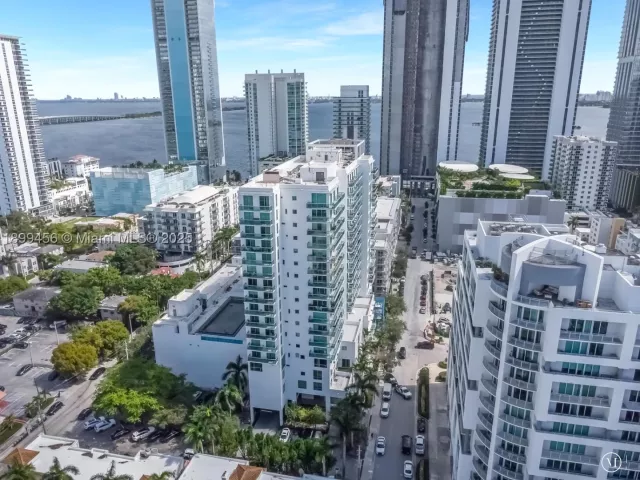 2-bedroom condo for sale in Miami - 333 NE 24th St 812 - MondialRealty