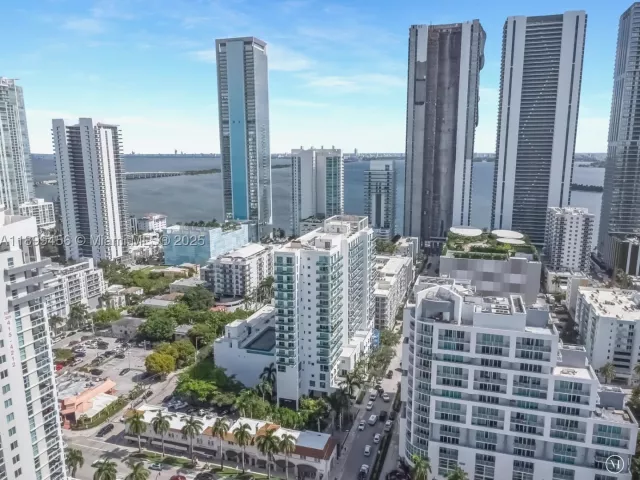 2-bedroom condo for sale in Miami - 333 NE 24th St 812 - MondialRealty