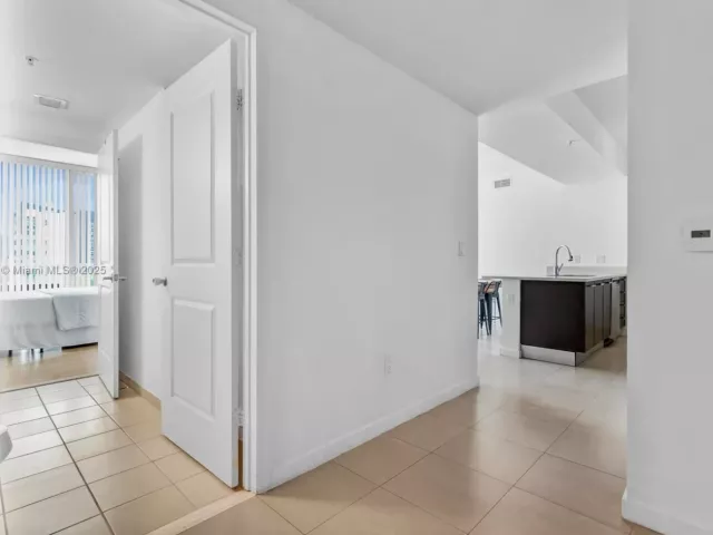 Apartment for sale  Unit #812 - photo 6701552