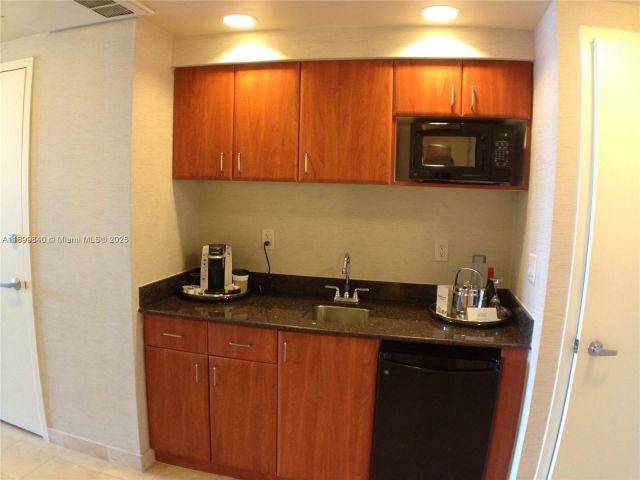 condo for sale in Sunny Isles Beach - 18001 Collins Ave 1407 - MondialRealty