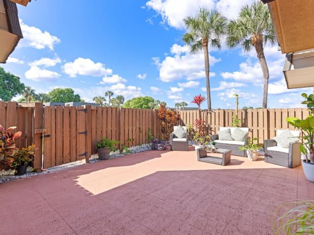 Home for rent at 3904 39th Way - photo 6685182