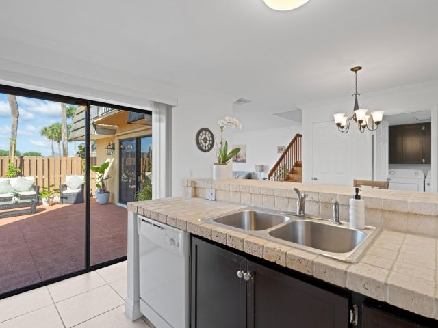 Home for rent at 3904 39th Way - photo 6685187