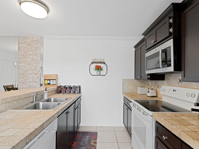 Home for rent at 3904 39th Way - photo 6685188