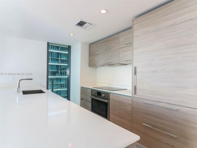 Apartment for rent  Unit #2706 - photo 6686536