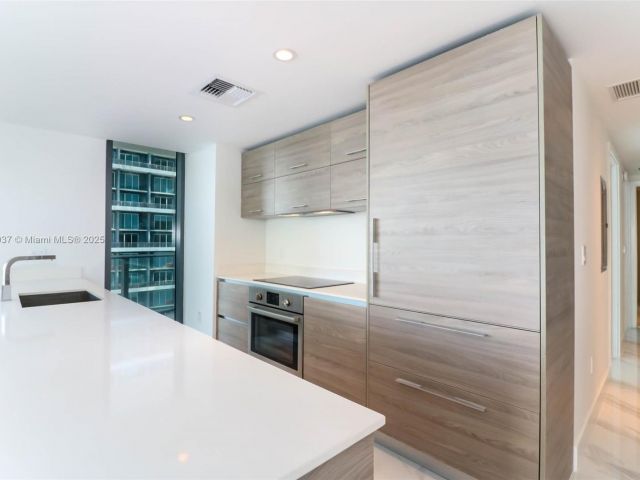 Apartment for rent  Unit #2706 - photo 6686537