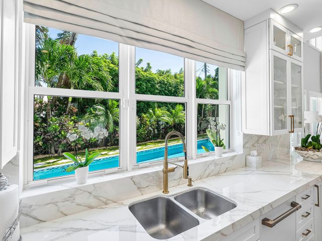 Home for sale at 540 NE Spanish Trail - photo 6698953