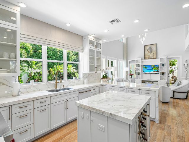 Home for sale at 540 NE Spanish Trail - photo 6698956