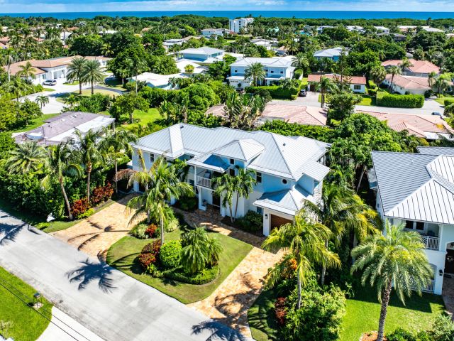 Home for sale at 540 NE Spanish Trail - photo 6698965