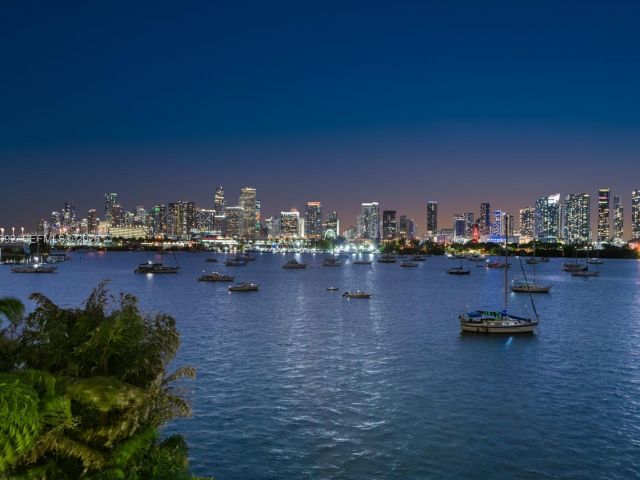 Home for sale at 440 S Hibiscus Dr - photo 6708731