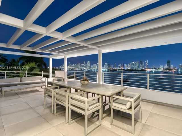 Home for sale at 440 S Hibiscus Dr - photo 6708732