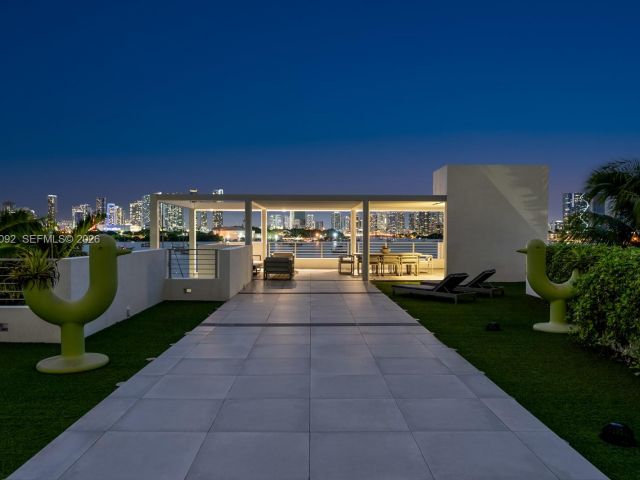 Home for sale at 440 S Hibiscus Dr - photo 6708734