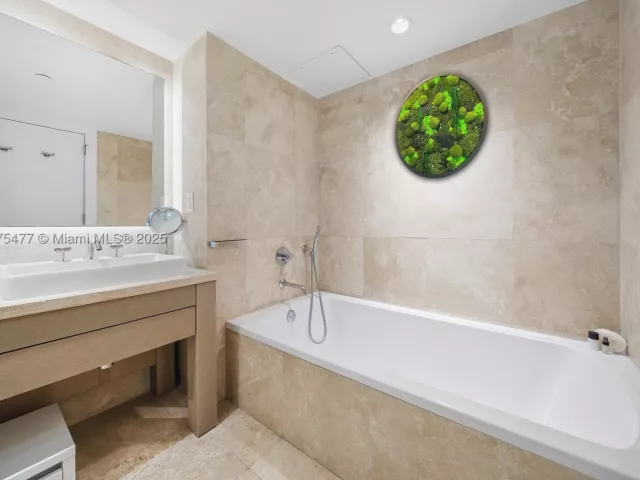 1-bedroom condo for rent in Miami Beach -  - MondialRealty