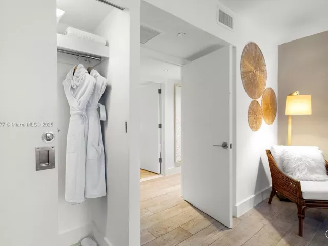 1-bedroom condo for rent in Miami Beach -  - MondialRealty