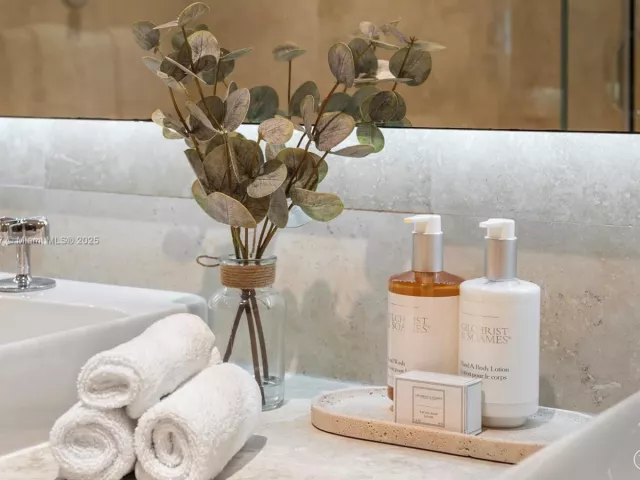 1-bedroom condo for rent in Miami Beach -  - MondialRealty