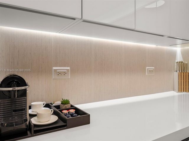 Apartment for rent  Unit # - photo 6686251