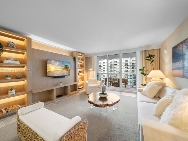 Apartment for rent  Unit # - photo 6686258