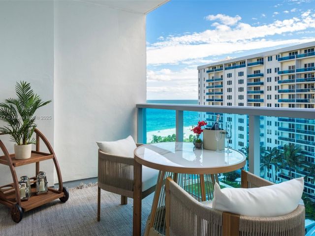 Apartment for rent  Unit # - photo 6686260