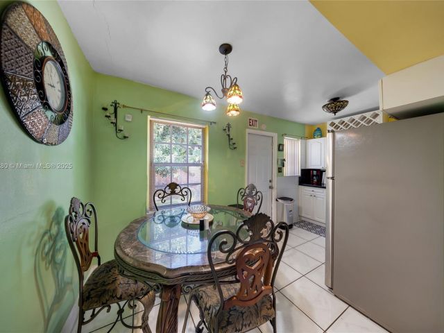 3-bedroom home for rent in Hollywood - 526 S 28th Ave 1 - MondialRealty