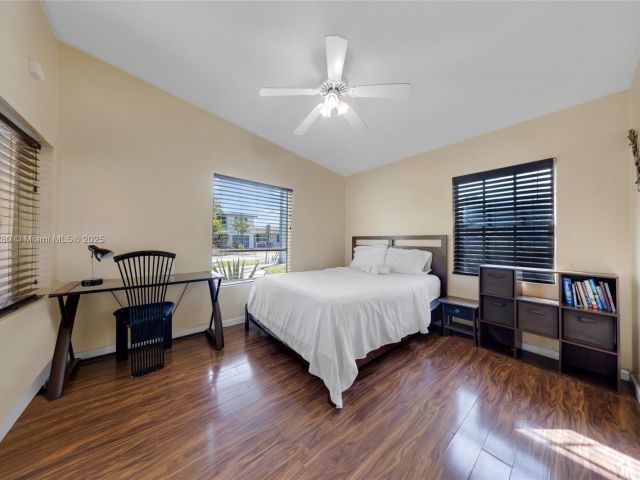 3-bedroom home for rent in Hollywood - 526 S 28th Ave 1 - MondialRealty