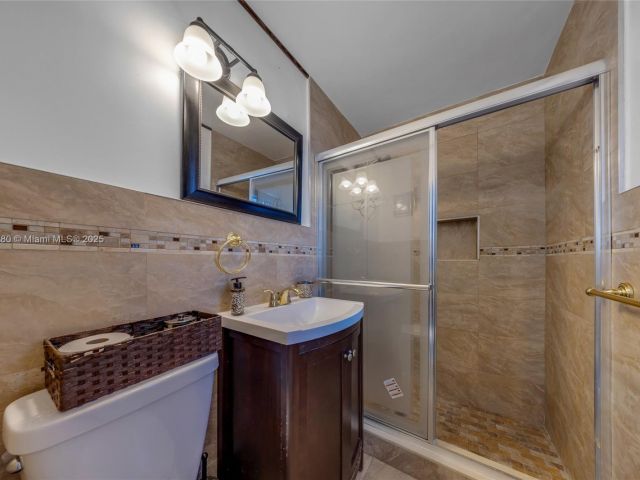 3-bedroom home for rent in Hollywood - 526 S 28th Ave 1 - MondialRealty